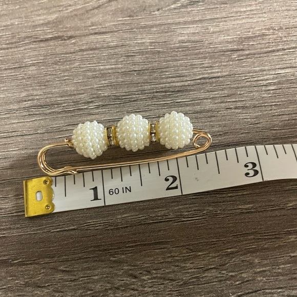 3 Piece Fashion Brooch Set(W&G) - Picture 2 of 2